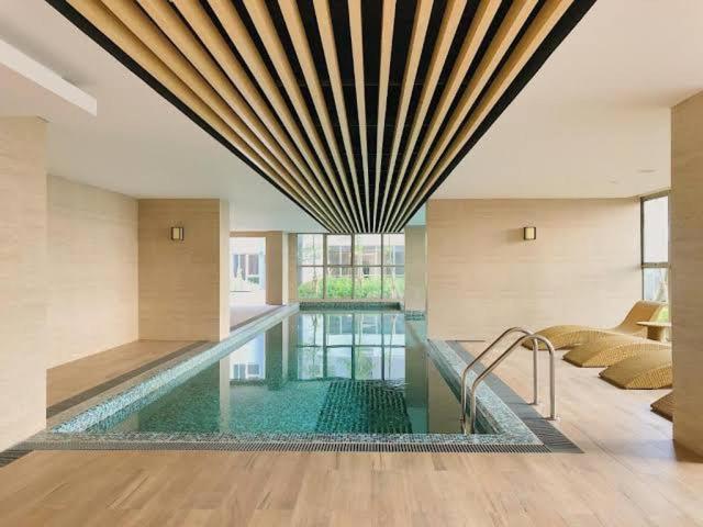 Gold Coast Pik Apartemen